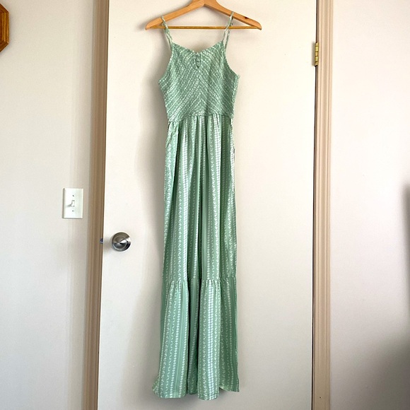 Sincerely Jules floral ruffle leg jumpsuit. Size M - Picture 1 of 8